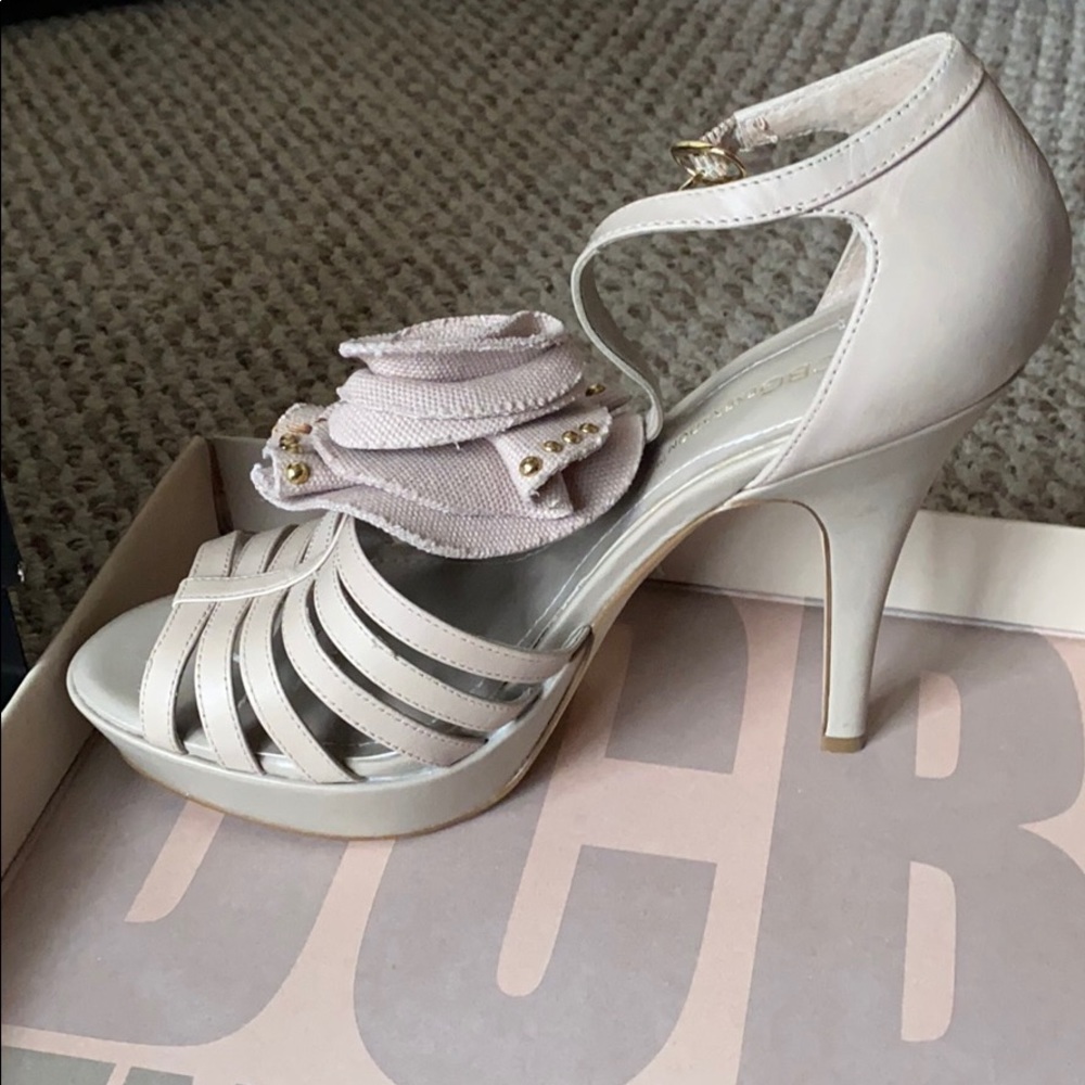 Heels - Picture 2 of 3